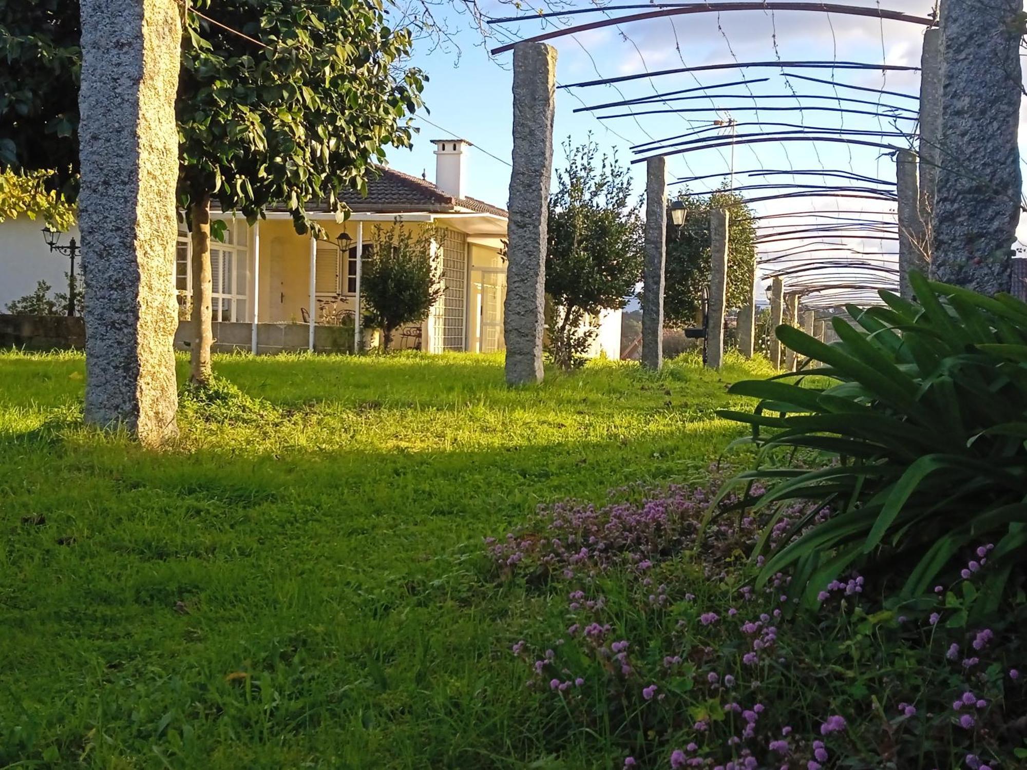 A Casa De Abelleira Ponteareas Bed & Breakfast Dış mekan fotoğraf